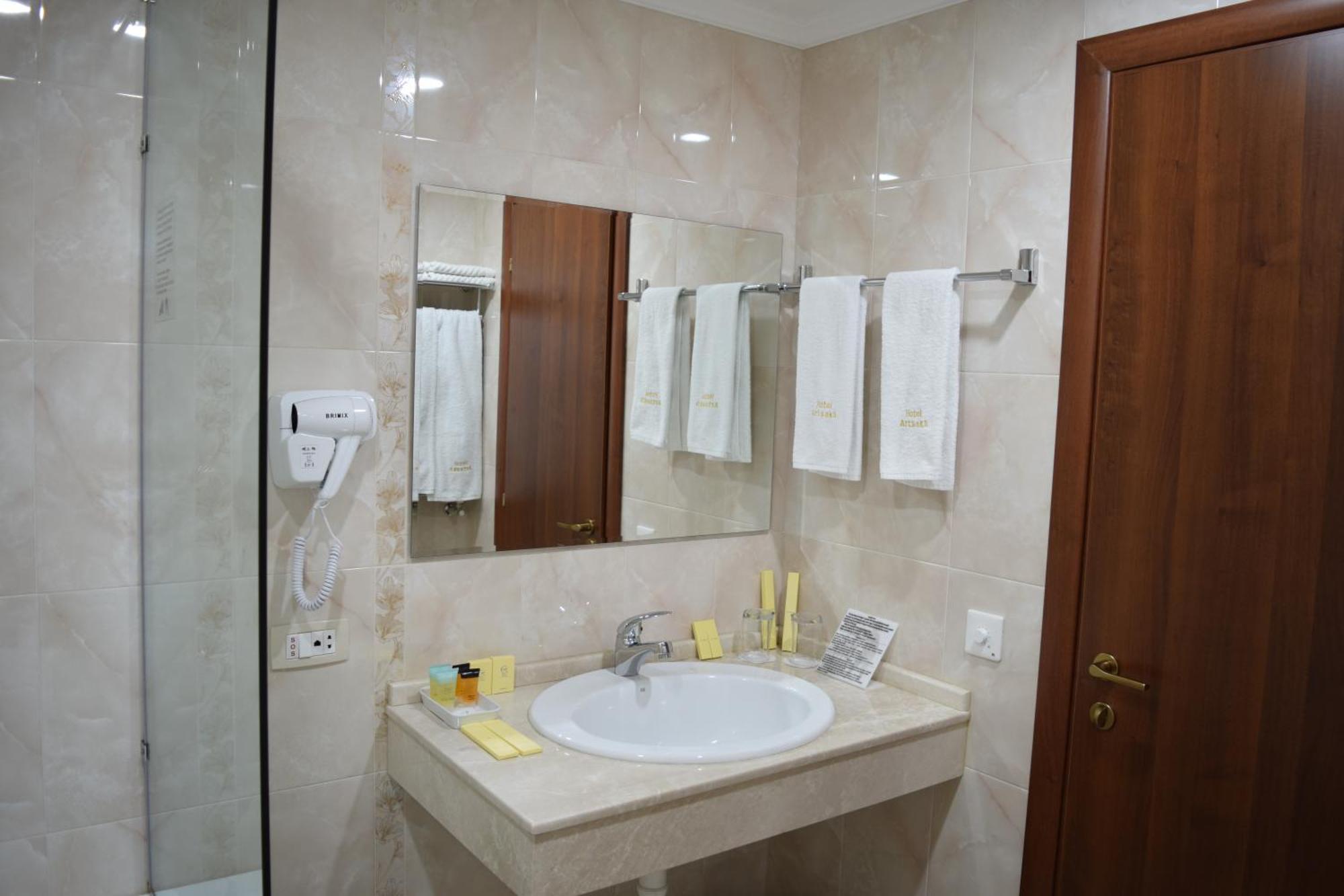 יירבאן Artsakh Hotel מראה חיצוני תמונה