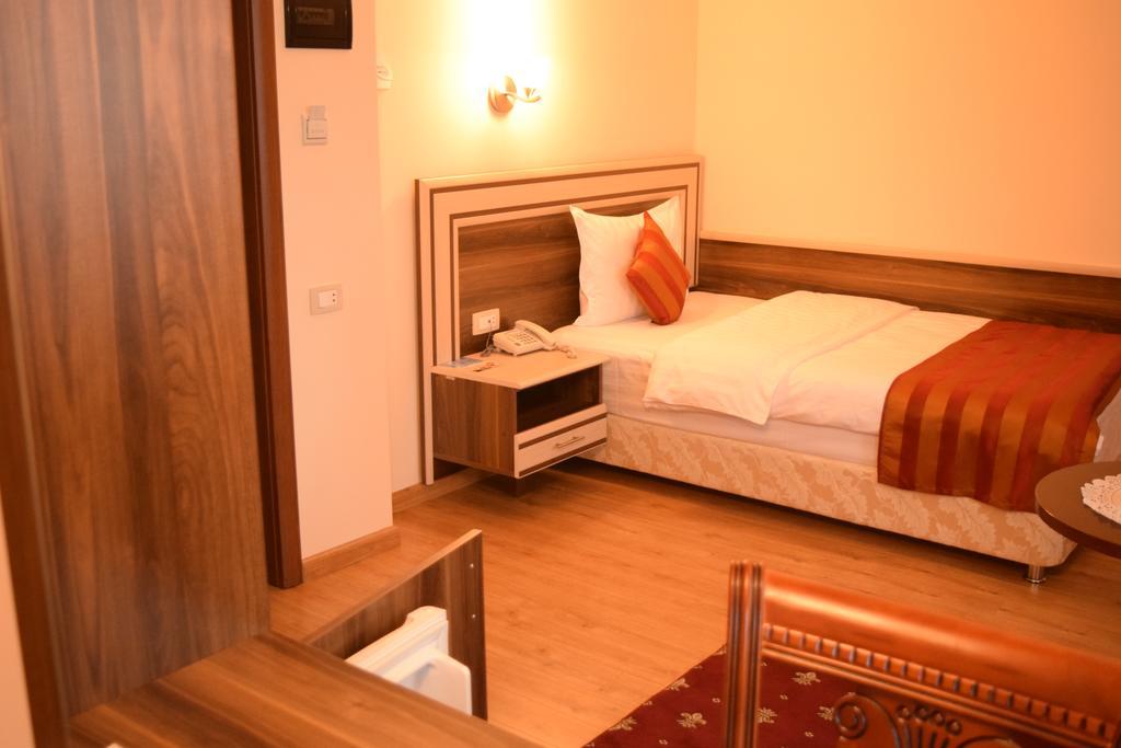 יירבאן Artsakh Hotel מראה חיצוני תמונה