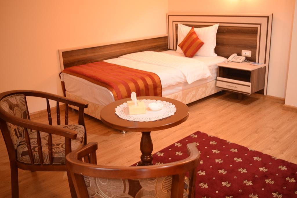 יירבאן Artsakh Hotel מראה חיצוני תמונה